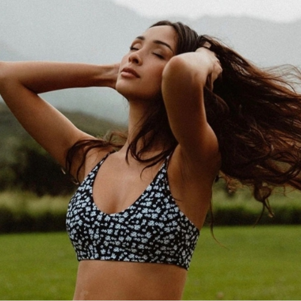 Albion Fit floral bikini top size XS Extra Small